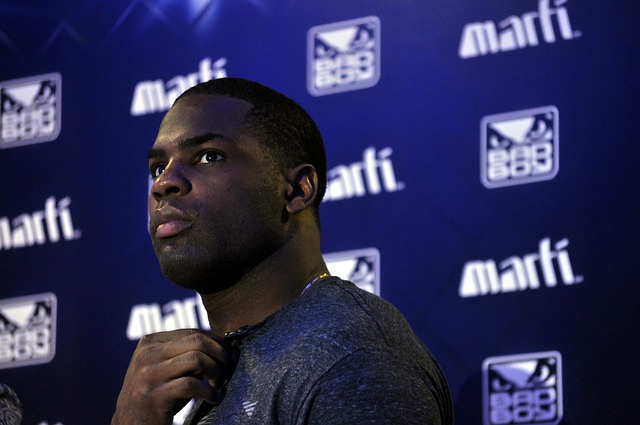 強有力的支 強有力的支